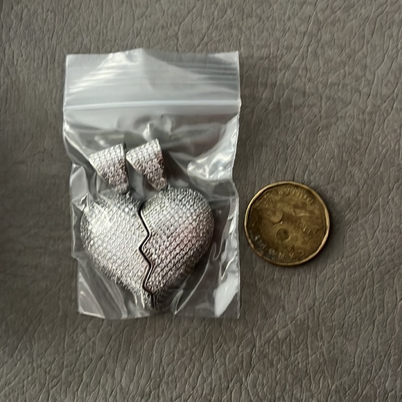 Hello Ice Heart Shaped Pendants (2 Piece set) - Picture 5 of 5